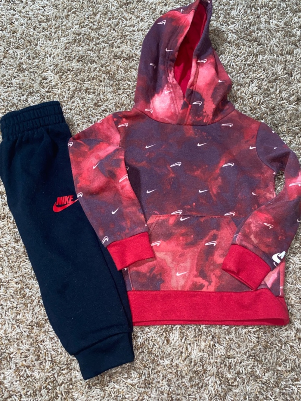 Nike Sweatsuit
Good Condition
